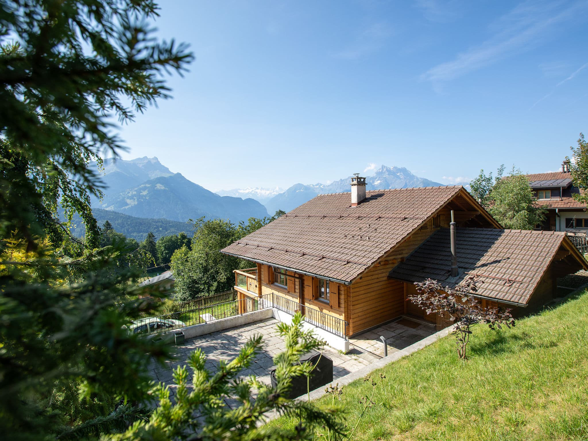 Intérieur de chalet mis en valeur pour la vente